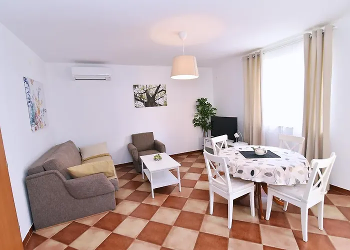Apartments Luni